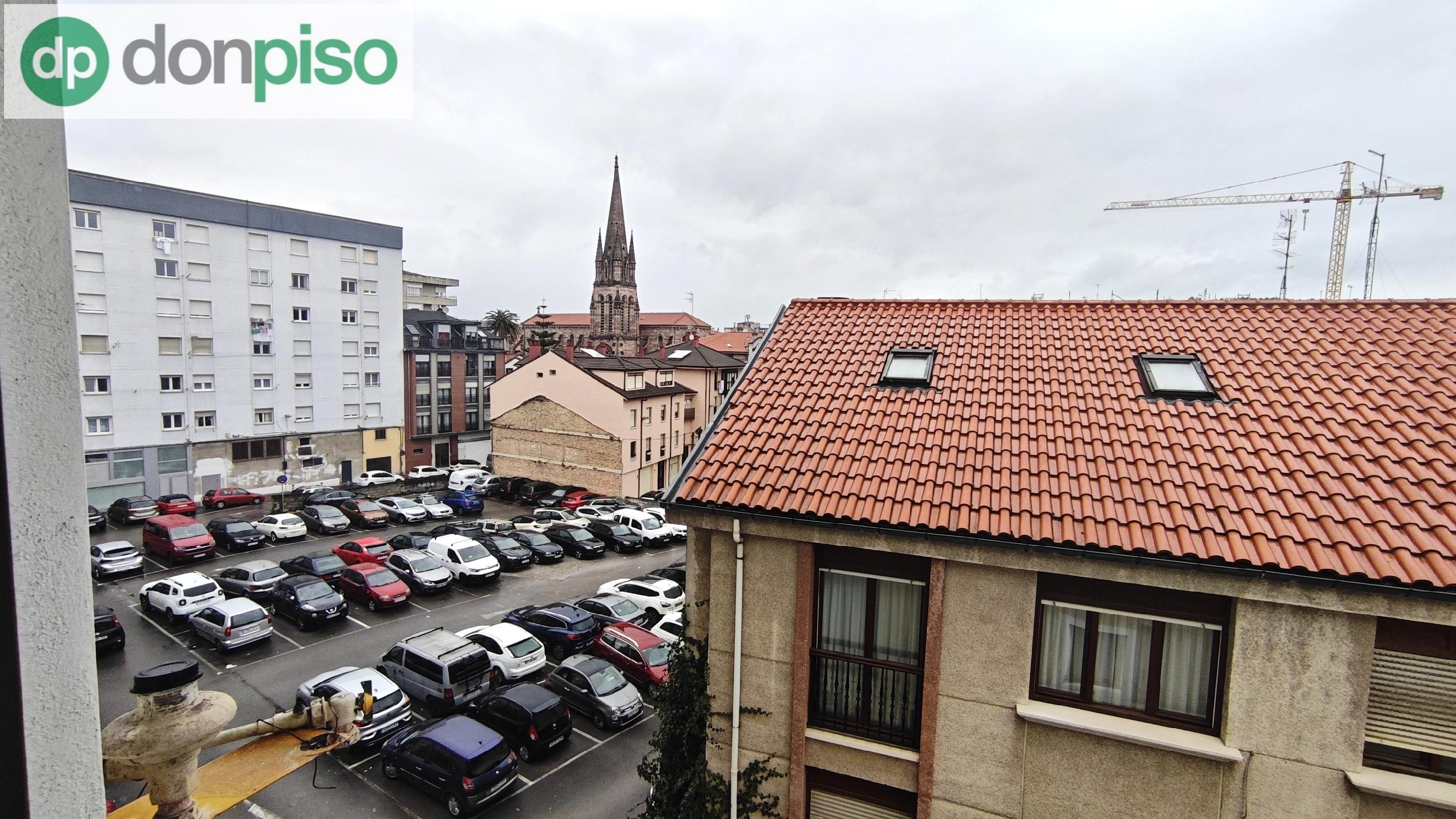 Imagen 27 Piso en venta en Torrelavega / Frente al Parque de la Llama 