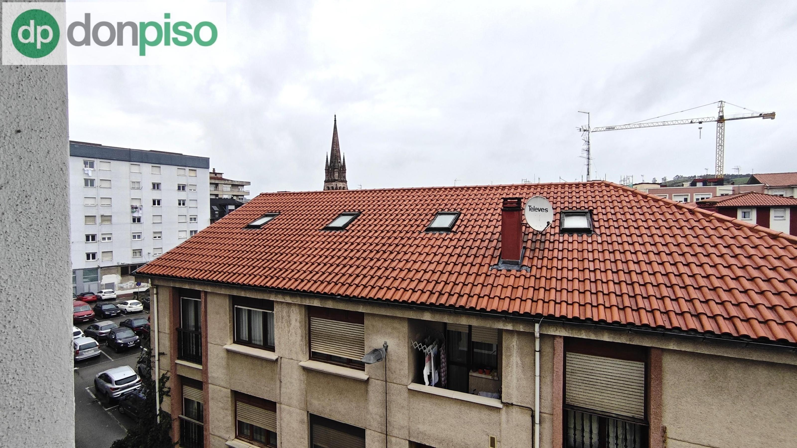 Imagen 28 Piso en venta en Torrelavega / Frente al Parque de la Llama 