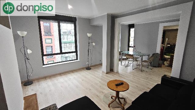 Imagen 3 Inmueble 301125 - Piso en venta en Torrelavega / Frente al Parque de la Llama 