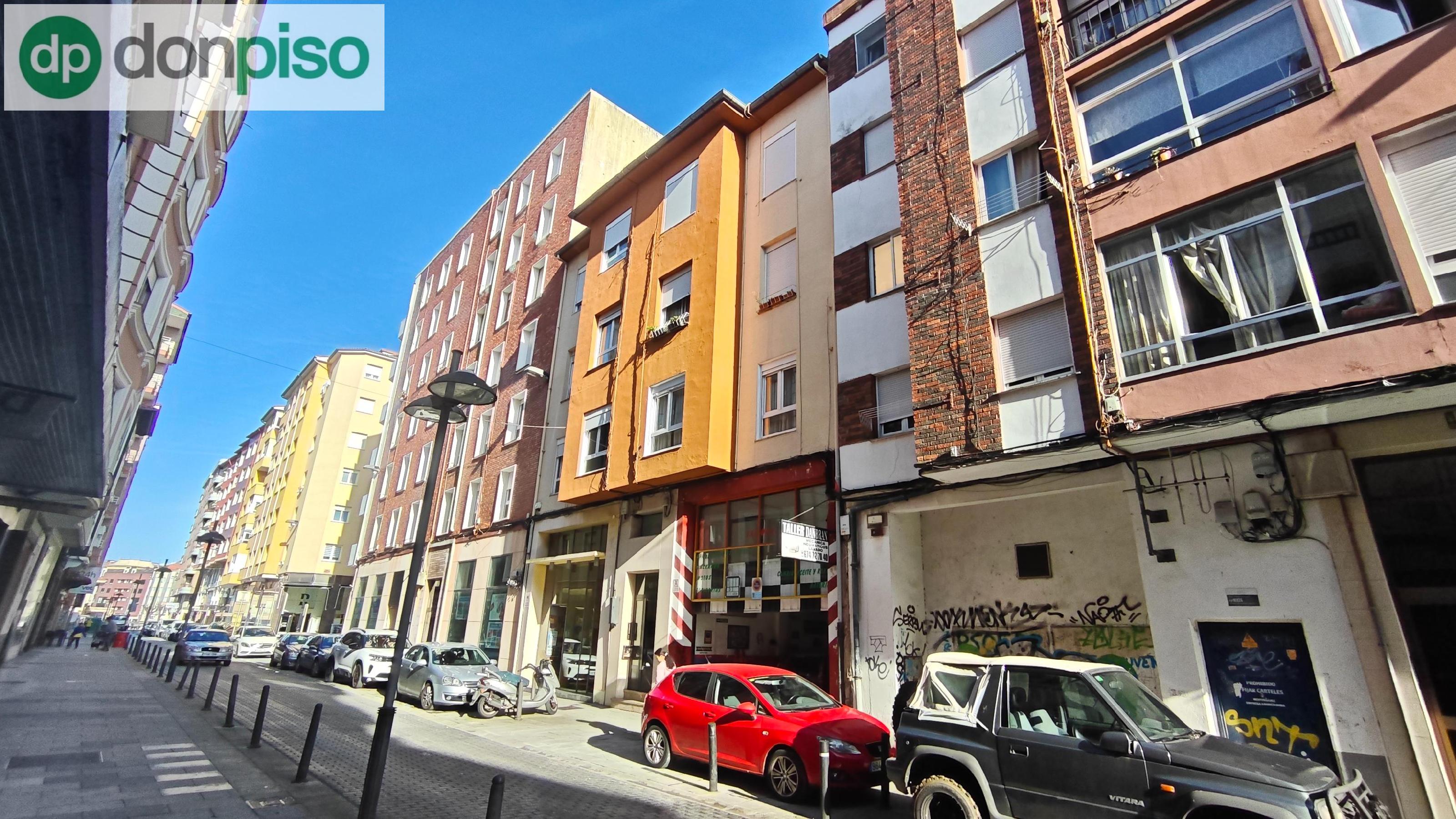 Imagen 8 Piso en venta en Torrelavega / Cerca de La Estación de Tren 