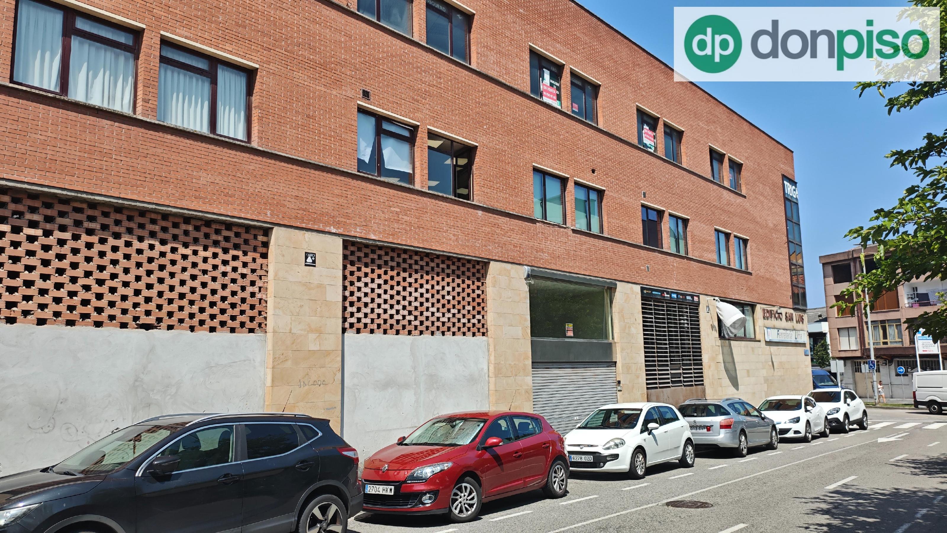 Imagen 1 Local Comercial en venta en Santander / En zona comercial La Albericia 