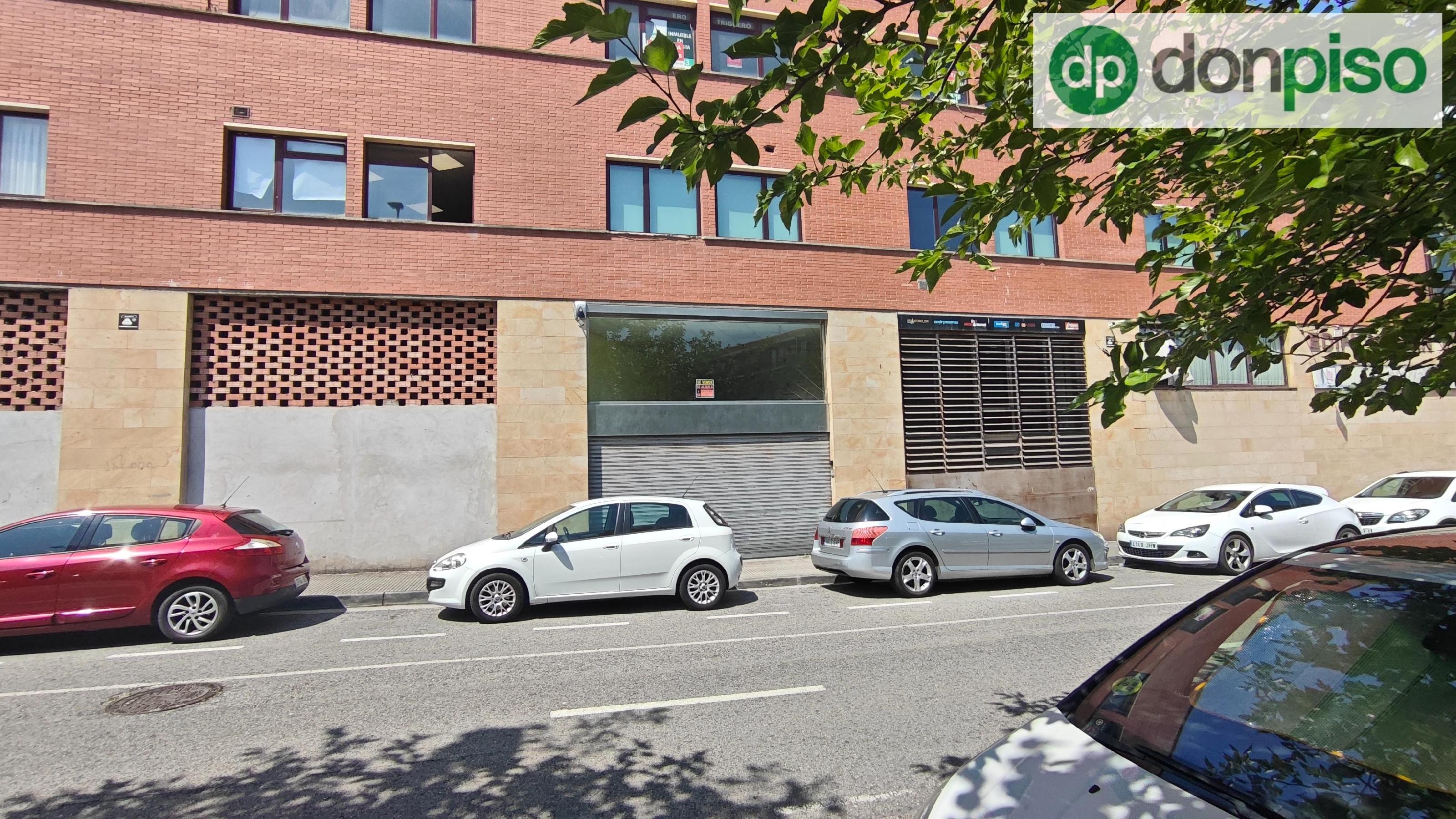 Imagen 2 Local Comercial en venta en Santander / En zona comercial La Albericia 