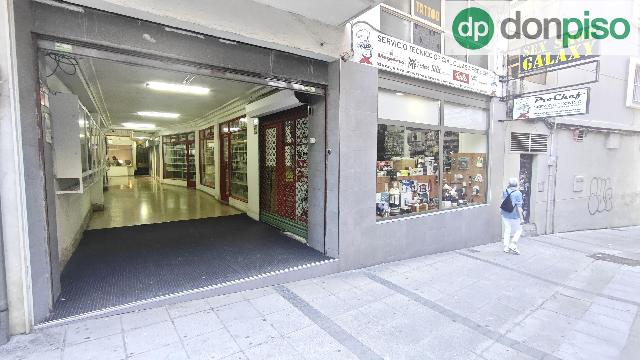 Imagen 1 Inmueble 305012 - Local Comercial en alquiler en Santander / A pocos metros de la Plaza de la Esperanza 