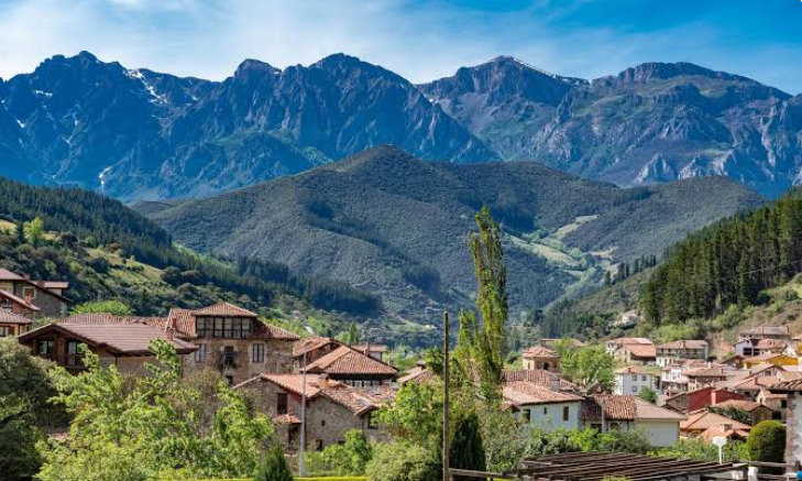 Imagen 1 Casa Rústica en venta en Cabezón De Liébana / A 6 minutos en coche de Potes 