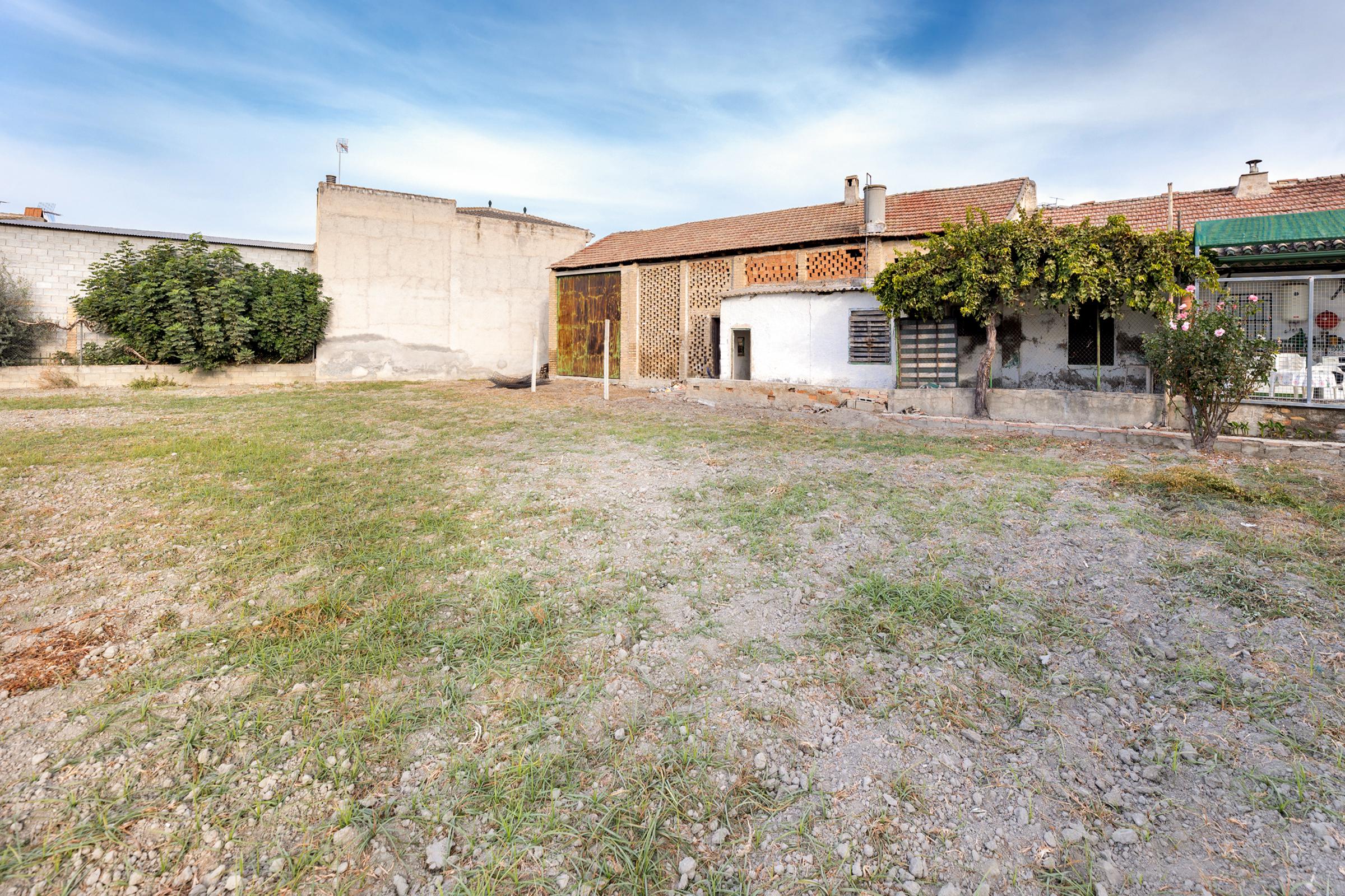 Imagen 2 Casa Pareada en venta en Fuente Vaqueros / Cerca del Ayuntamiento