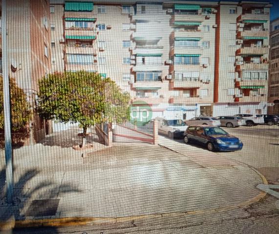 Imagen 4 Inmueble 260765 - Parking Coche en venta en Badajoz / Junto al gimnasio Puerta Palmas y el Club Don Bosco