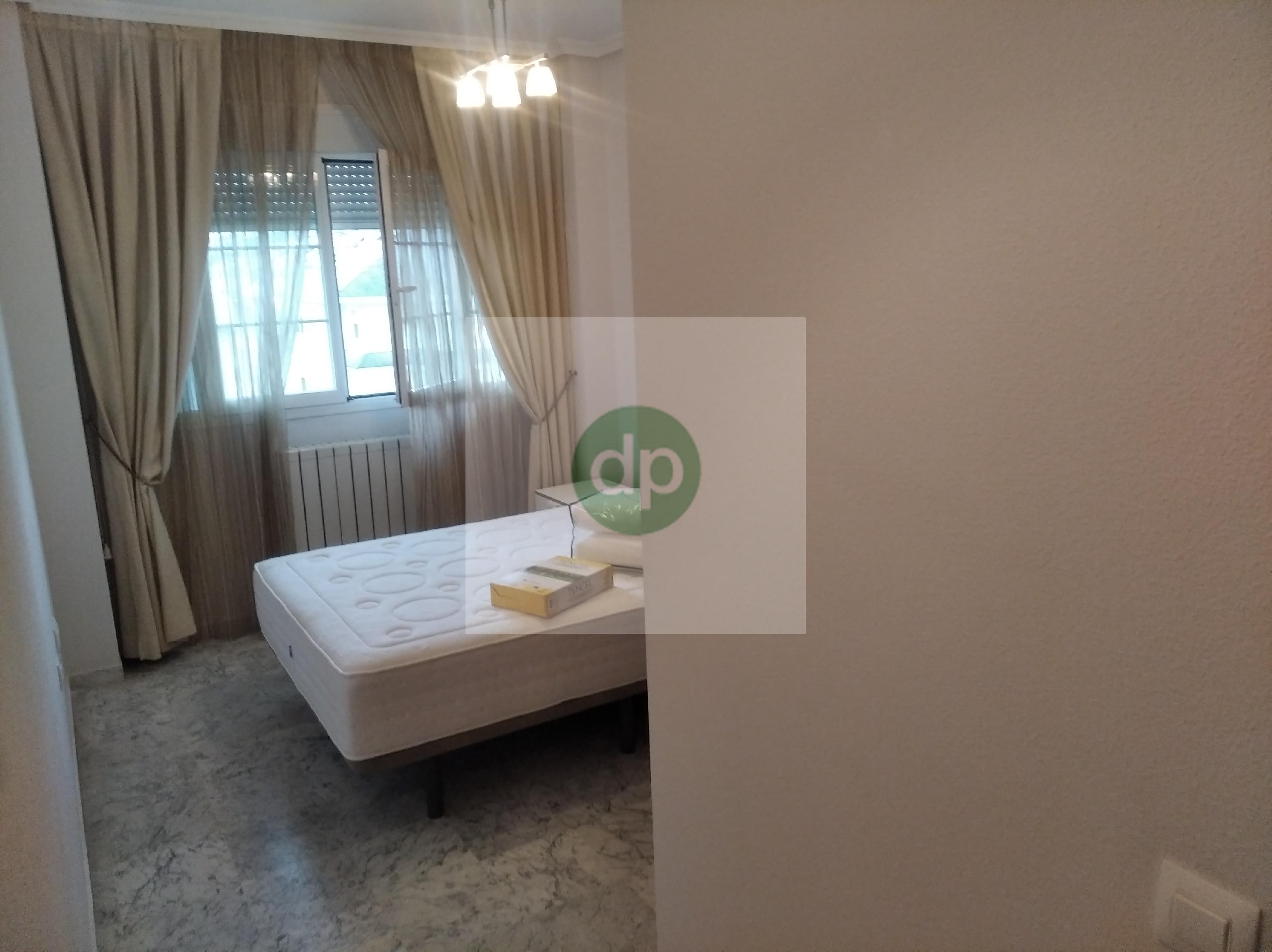 Imagen 20 Piso en venta en Badajoz / Jardines del Guadiana, junto a restaurantes y tiendas