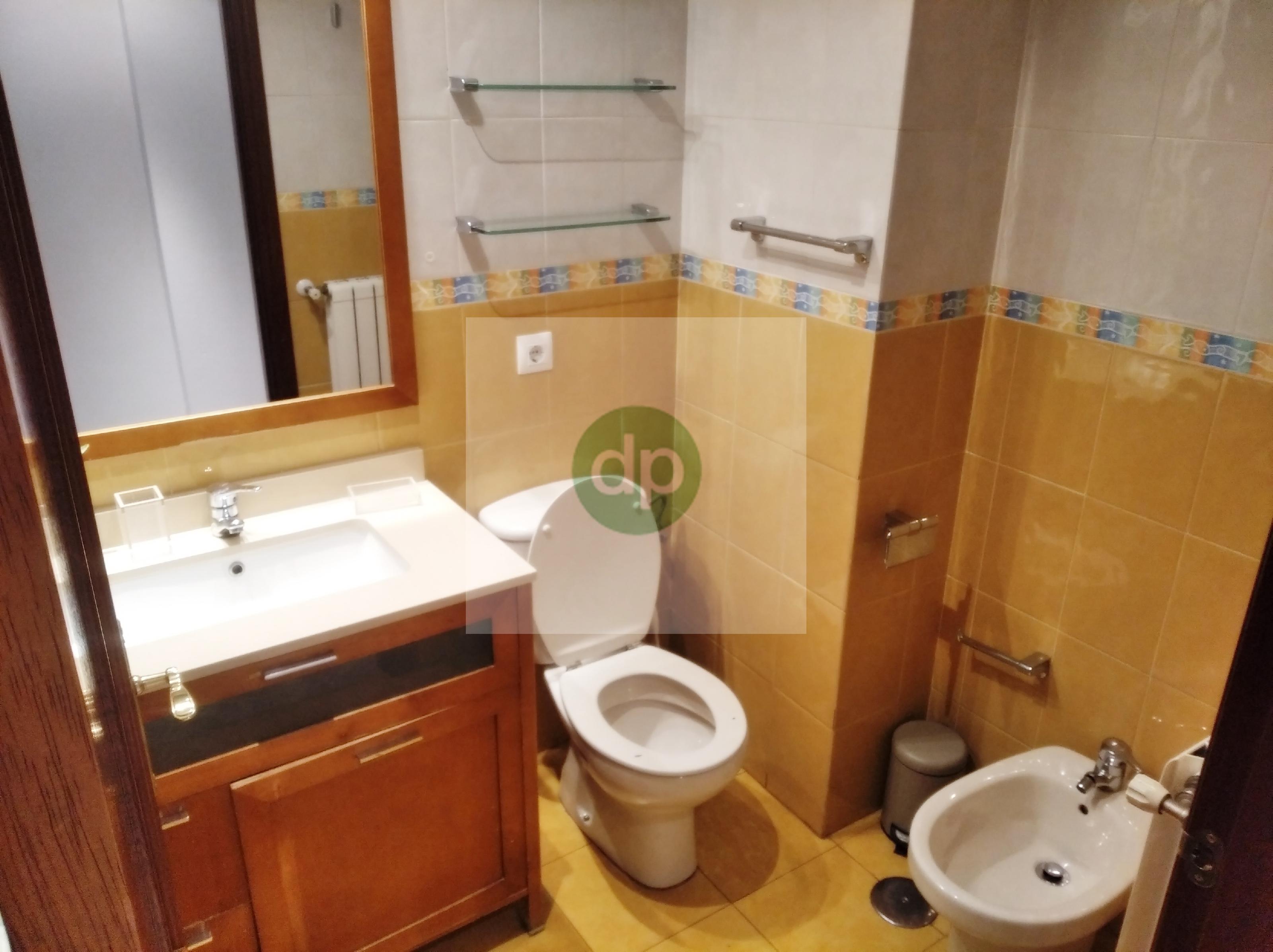 Imagen 23 Piso en venta en Badajoz / Jardines del Guadiana, junto a restaurantes y tiendas
