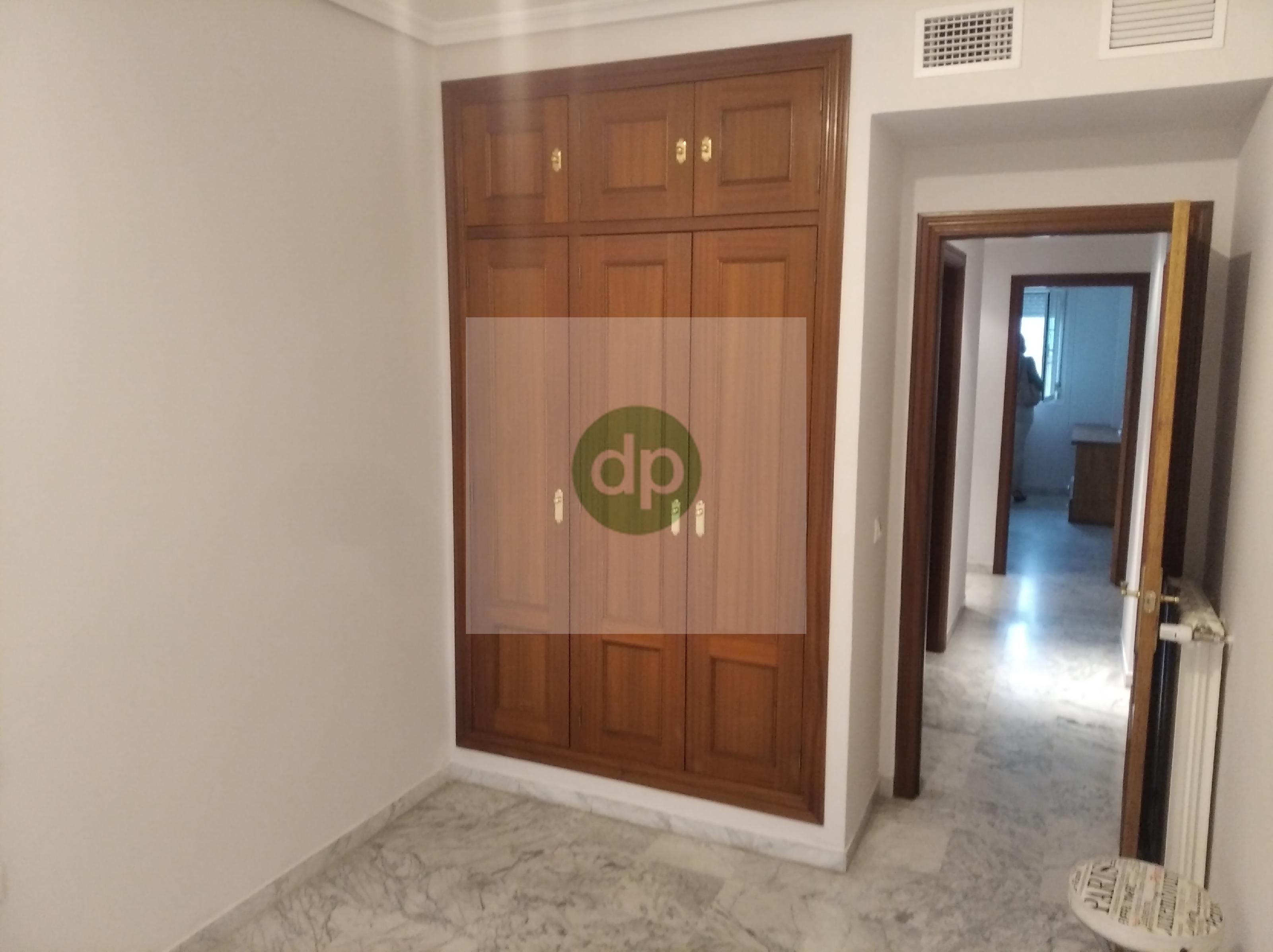 Imagen 31 Piso en venta en Badajoz / Jardines del Guadiana, junto a restaurantes y tiendas