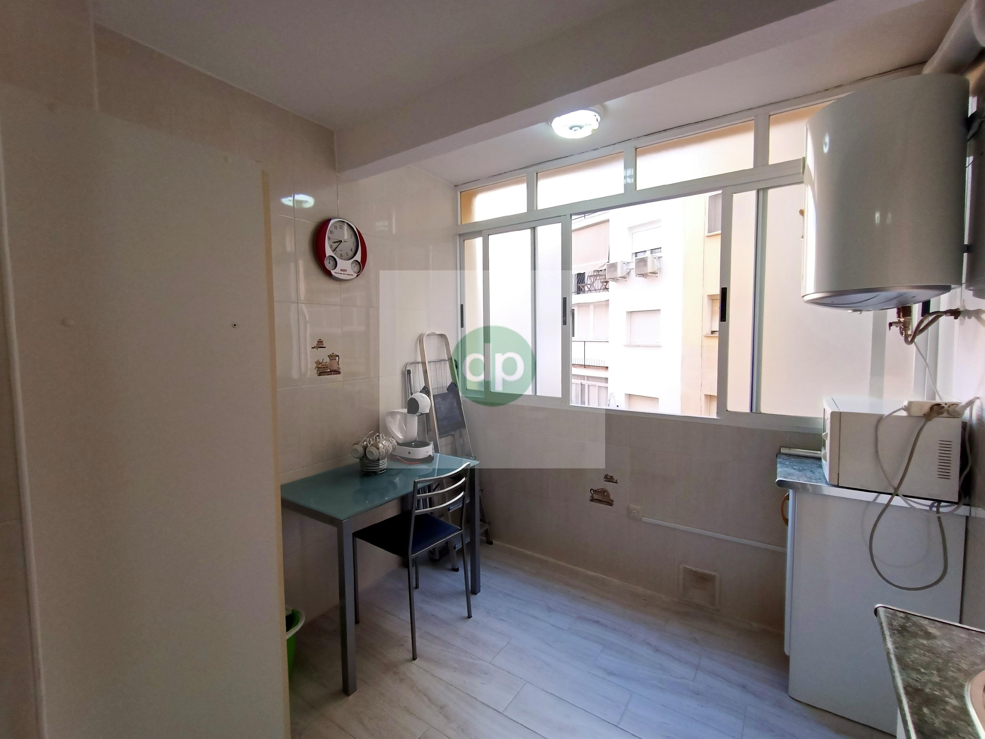 Imagen 11 Piso en alquiler en Badajoz / En la autopista, próximo a Institutos y Colegios.