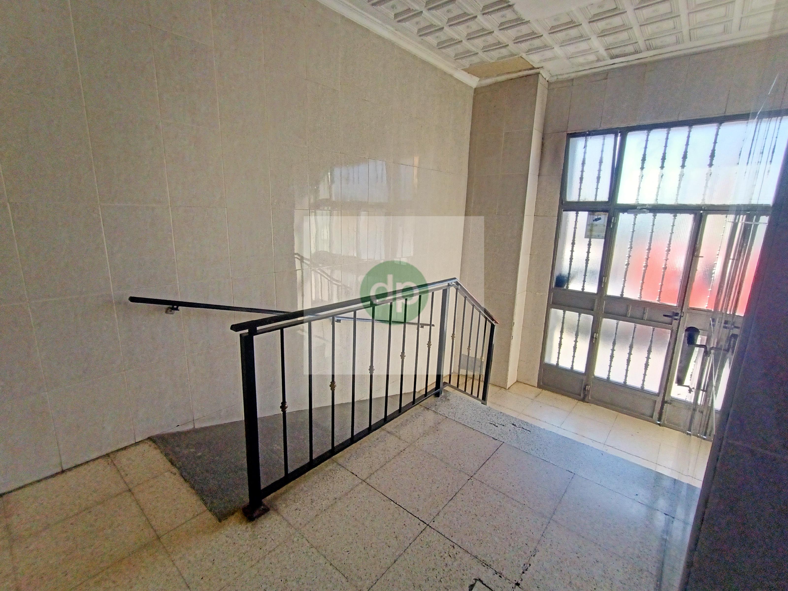 Imagen 2 Piso en alquiler en Badajoz / En la autopista, próximo a Institutos y Colegios.