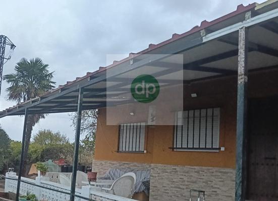 Imagen 2 Casa Aislada en venta en Badajoz / En Urbanización Los Montitos- Ctra de Sevilla