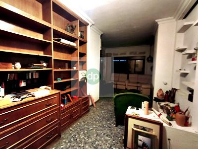 Imagen 17 Casa Aislada en venta en Badajoz / Los Montitos - Avenida principal. Ubicación inmejorable