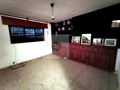 Imagen 28 Casa Aislada en venta en Badajoz / Los Montitos - Avenida principal. Ubicación inmejorable