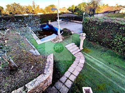 Imagen 35 Casa Aislada en venta en Badajoz / Los Montitos - Avenida principal. Ubicación inmejorable