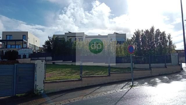 Imagen 4 Inmueble 301110 - Solar Urbano en venta en Badajoz / Residencial Balcon de Las Vaguadas