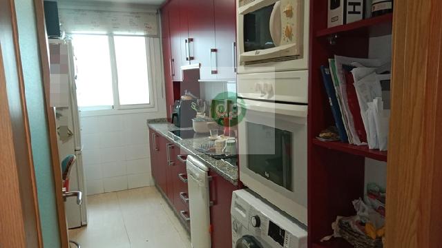 Imagen 18 Inmueble 301610 - Piso en venta en Badajoz / Cerro Gordo - en la calle de mayor actividad comercial