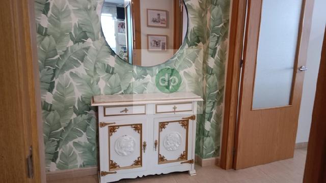 Imagen 5 Inmueble 301610 - Piso en venta en Badajoz / Cerro Gordo - en la calle de mayor actividad comercial