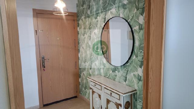 Imagen 4 Inmueble 301610 - Piso en venta en Badajoz / Cerro Gordo - en la calle de mayor actividad comercial