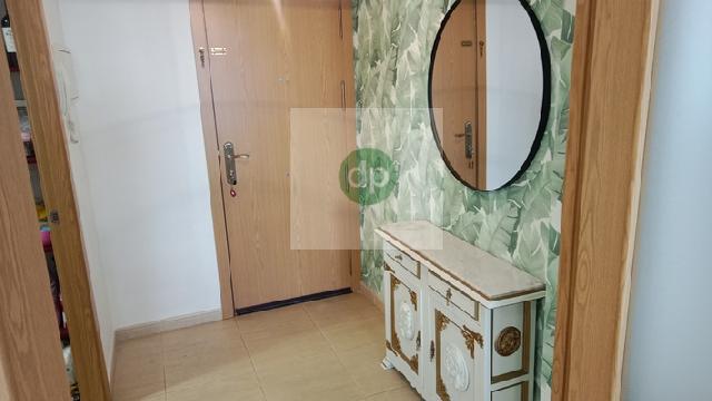 Imagen 1 Inmueble 301610 - Piso en venta en Badajoz / Cerro Gordo - en la calle de mayor actividad comercial