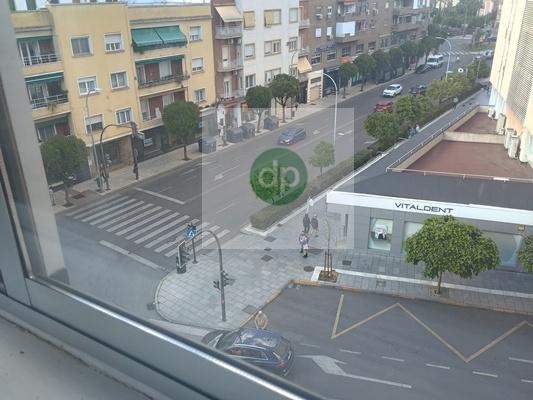 Imagen 1 Inmueble 302955 - Piso en alquiler en Badajoz / Junto a El Corte Inglés y Av. Villanueva.