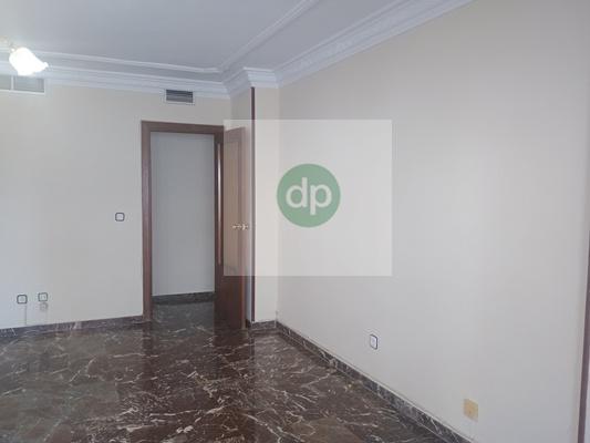 Imagen 4 Piso en alquiler en Badajoz / Junto a El Corte Inglés y Av. Villanueva.