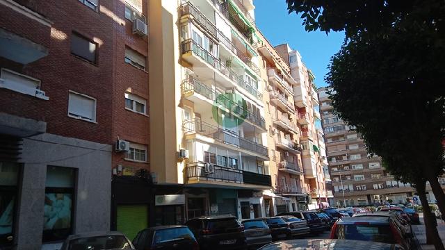 Imagen 2 Inmueble 303358 - Piso en venta en Badajoz / Santa Marina, junto a la Autopista.