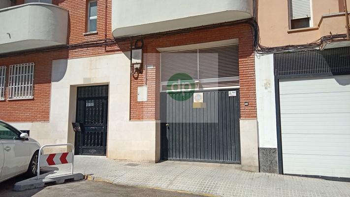 Imagen 2 Parking Coche en alquiler en Badajoz / En Pardaleras y muy próximo a la Autopista.