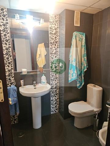 Imagen 10 Inmueble 304325 - Piso en venta en Badajoz / Próximo a la Autopista, en avenida principal