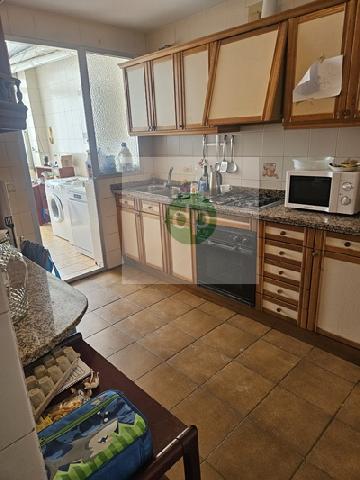 Imagen 6 Inmueble 304325 - Piso en venta en Badajoz / Próximo a la Autopista, en avenida principal