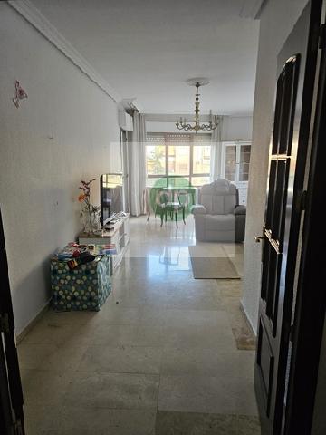 Imagen 3 Inmueble 304325 - Piso en venta en Badajoz / Próximo a la Autopista, en avenida principal