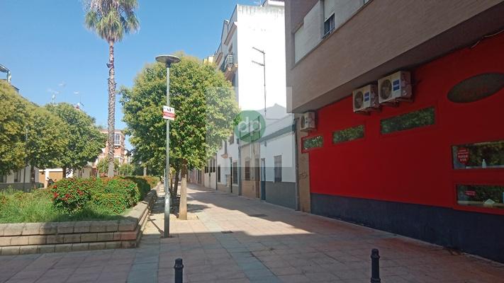 Imagen 2 Casa Adosada en venta en Badajoz / Calle peatonal paralela a Ricardo Carapeto
