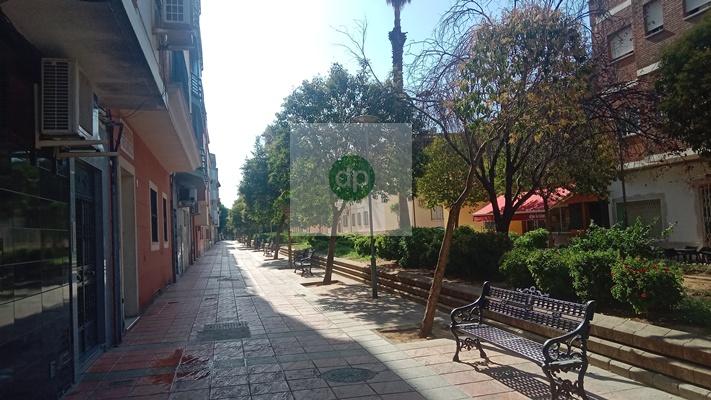 Imagen 8 Casa Adosada en venta en Badajoz / Calle peatonal paralela a Ricardo Carapeto