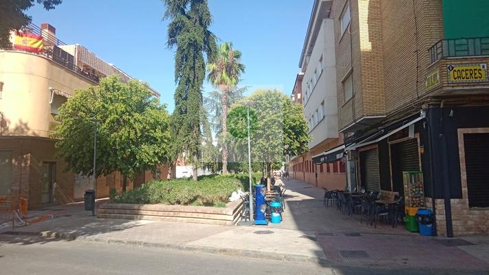 Imagen 13 Casa Adosada en venta en Badajoz / Calle peatonal paralela a Ricardo Carapeto