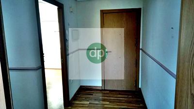 Imagen 3 Inmueble 305455 - Piso en venta en Badajoz / En Cerro Gordo, a la entrada a la Barriada.