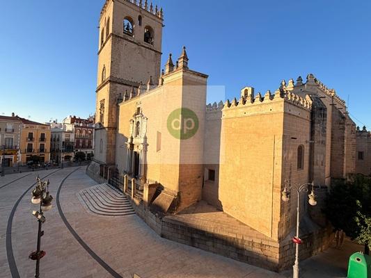 Imagen 2 Inmueble 305564 - Apartamento en alquiler en Badajoz / Plaza de España, frente a La Catedral. San Juan.