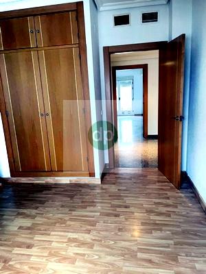 Imagen 8 Inmueble 306692 - Piso en venta en Badajoz / En San Roque, entre R Carapeto y Ctra de la Corte