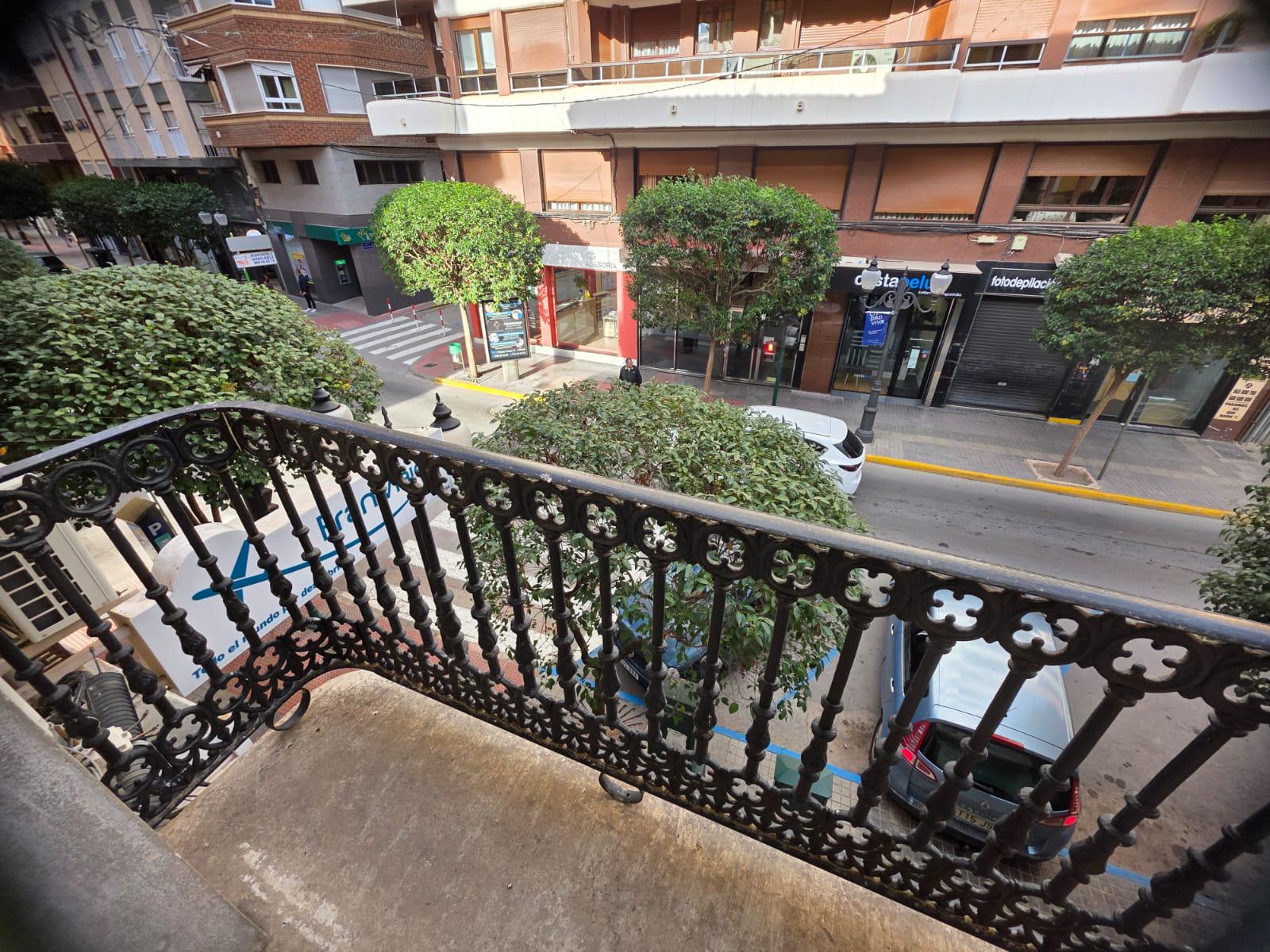 Imagen 3 Apartamento en venta en Villena / Piso primero sin ascensor en la misma Corredera