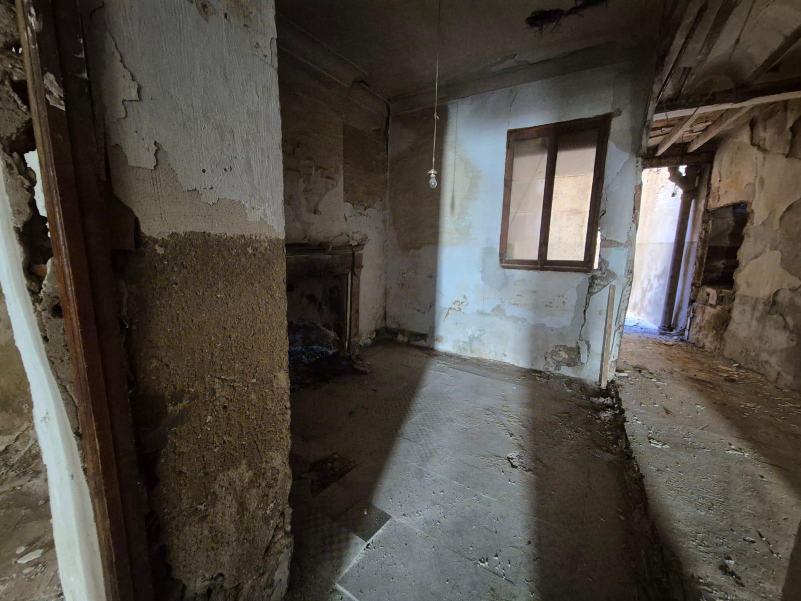 Imagen 3 Casa Adosada en venta en Villena / Casa adosada para reformar junto Casa de la Cultura