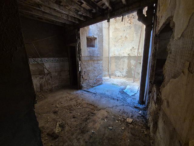 Imagen 5 Inmueble 299411 - Casa Adosada en venta en Villena / Casa adosada para reformar junto Casa de la Cultura