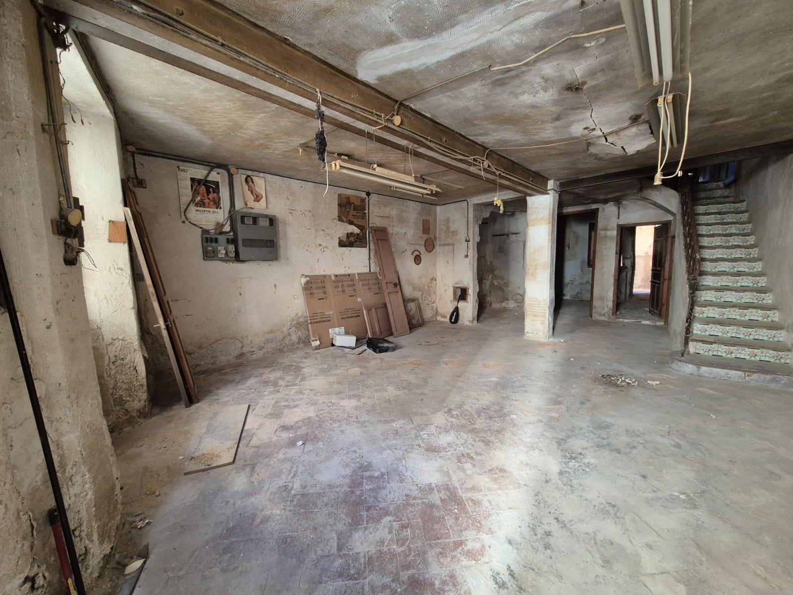 Imagen 1 Casa Adosada en venta en Villena / Casa adosada para reformar junto Casa de la Cultura