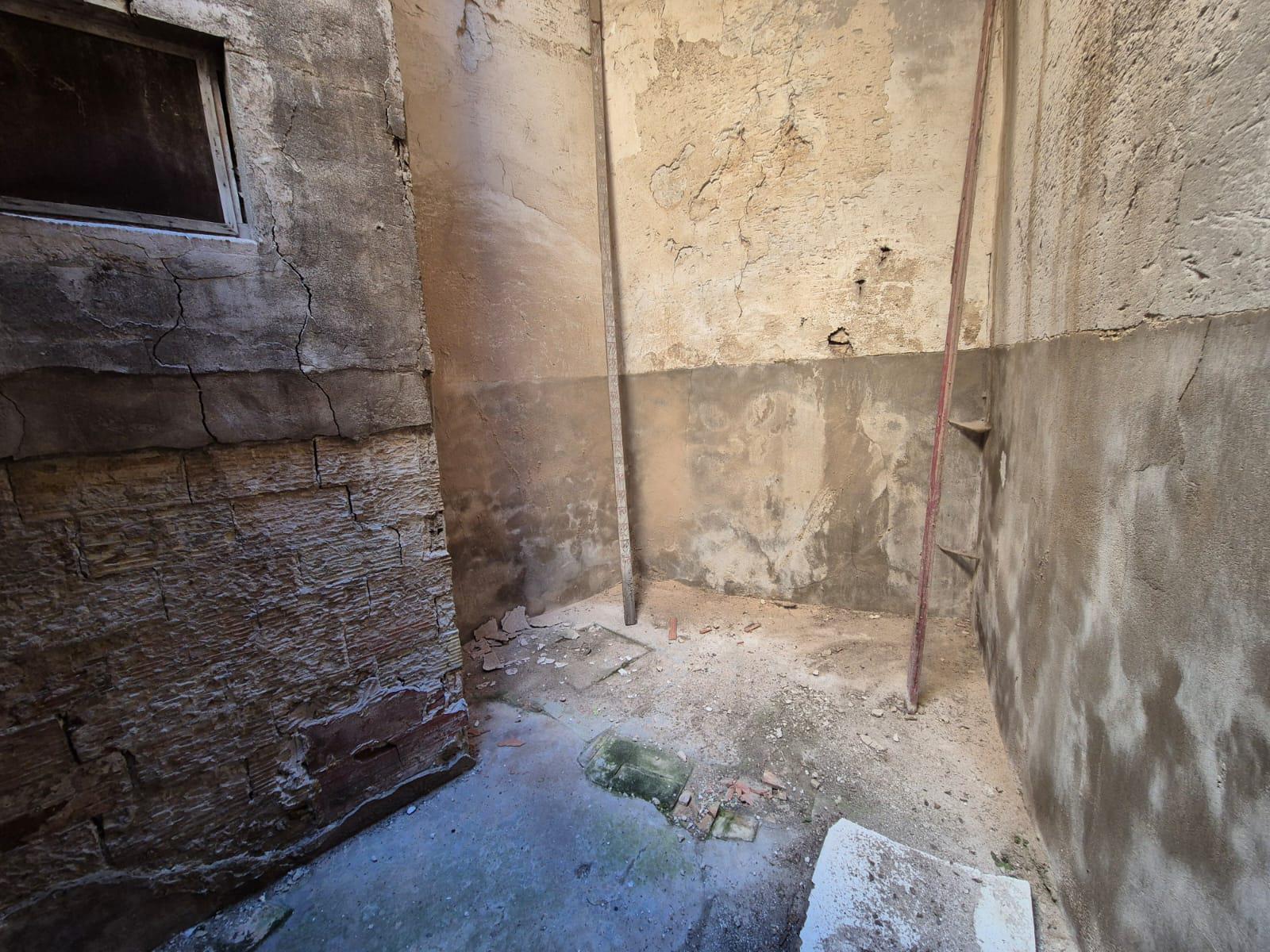 Imagen 6 Casa Adosada en venta en Villena / Casa adosada para reformar junto Casa de la Cultura