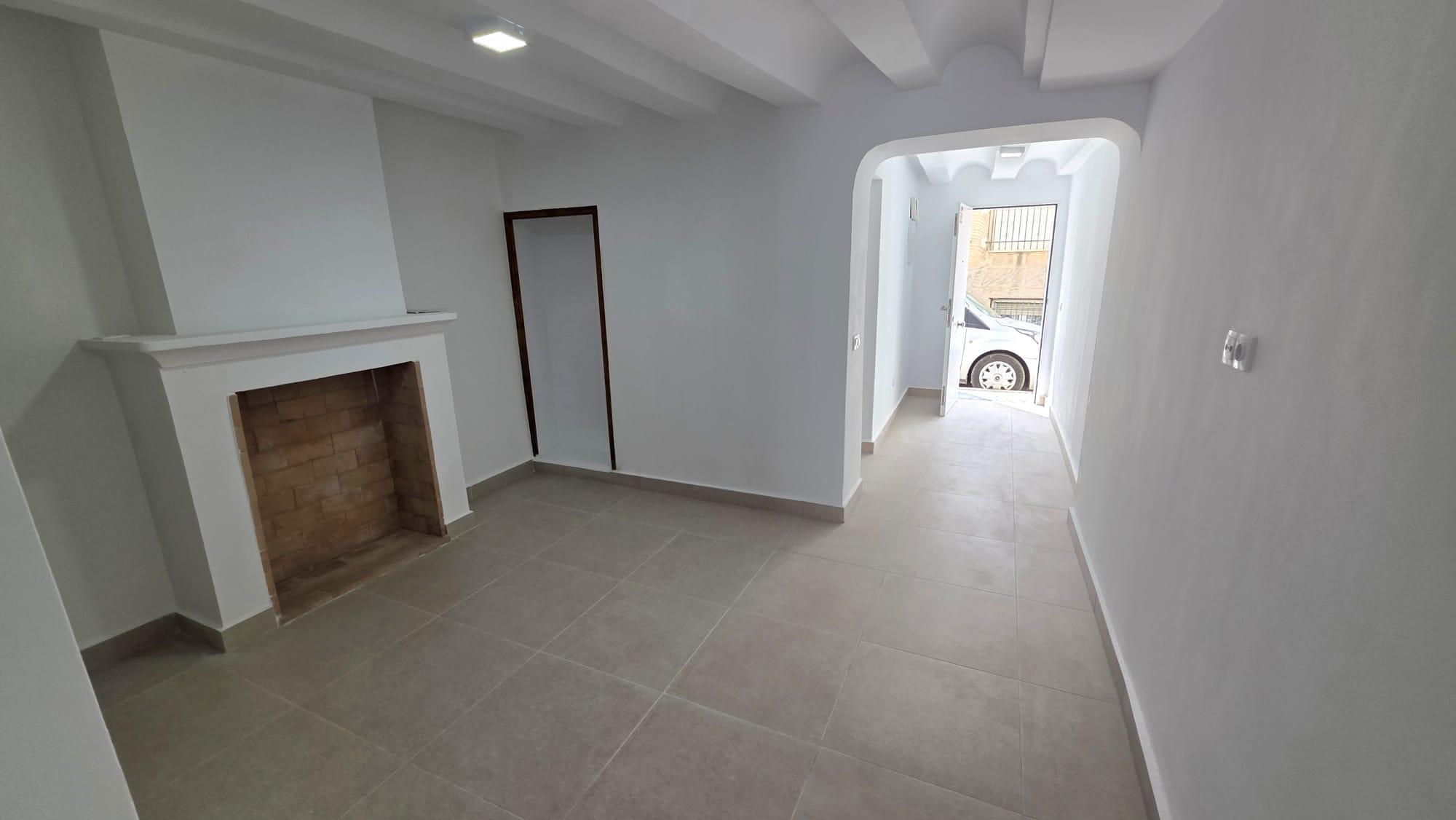 Imagen 1 Casa Pareada en venta en Pinós El/pinoso / Casa pareada a estrenar junto a la Torre del Reloj