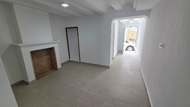 Imagen 1 Inmueble 300386 - Casa Pareada en venta en Pinós (El)/pinoso / Casa pareada a estrenar junto a la Torre del Reloj