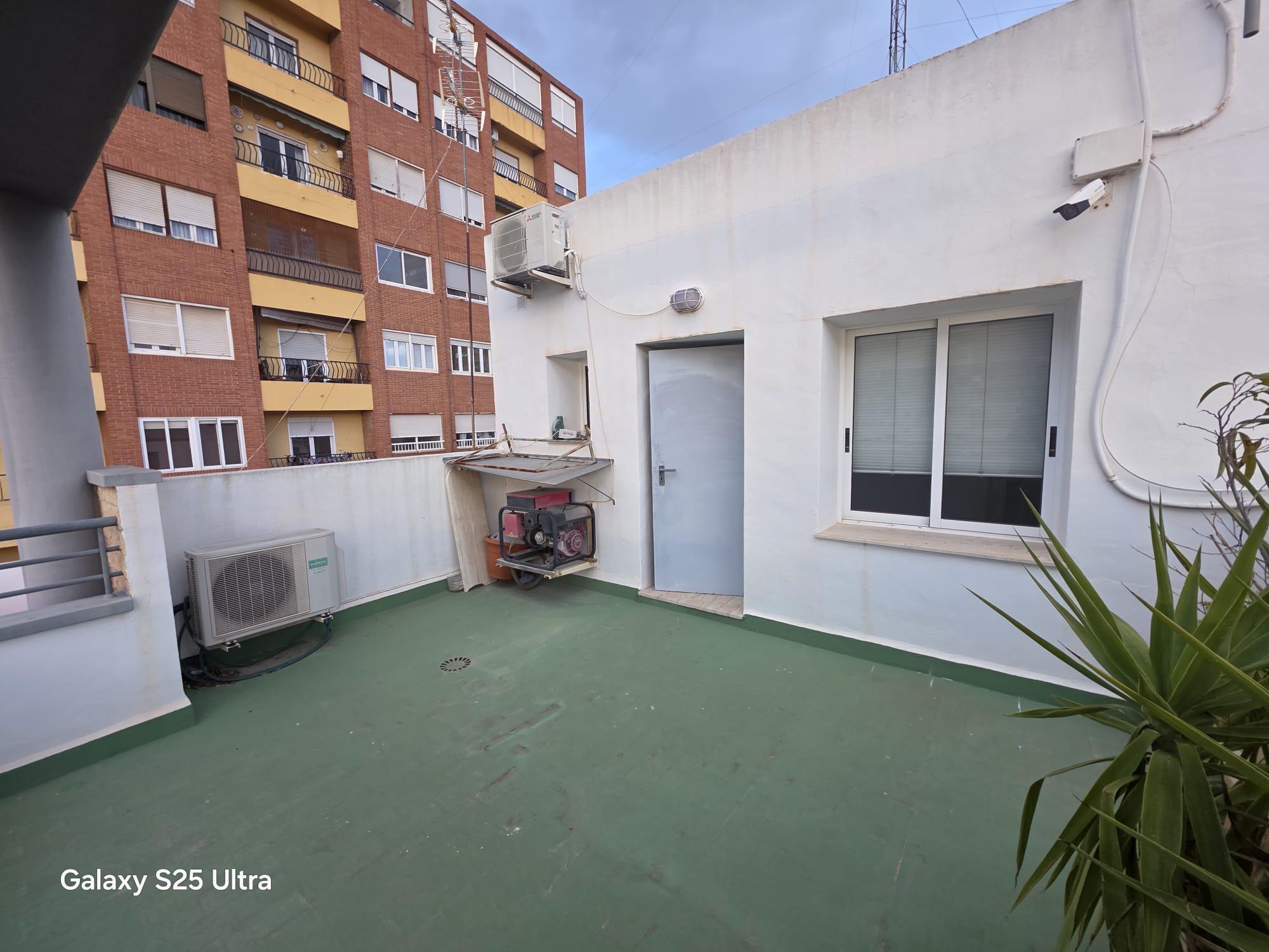 Imagen 3 Casa Pareada en venta en Elda / Edf. oficinas para hacer viviendas zona P. Nacional