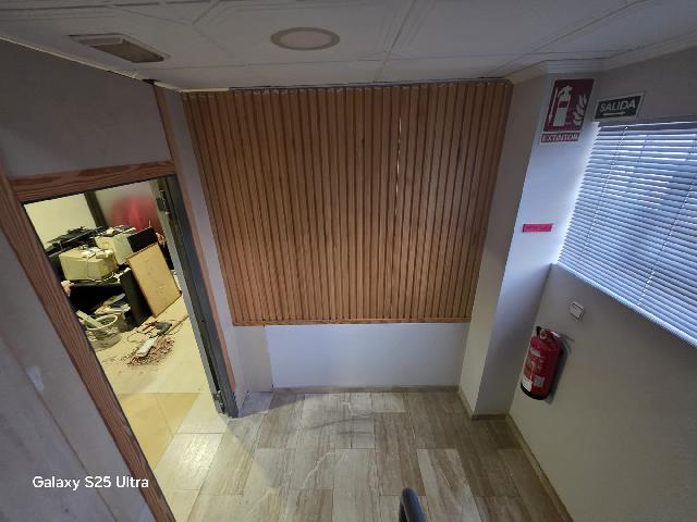 Imagen 12 Inmueble 300419 - Casa Pareada en venta en Elda / Edf. oficinas para hacer viviendas zona P. Nacional