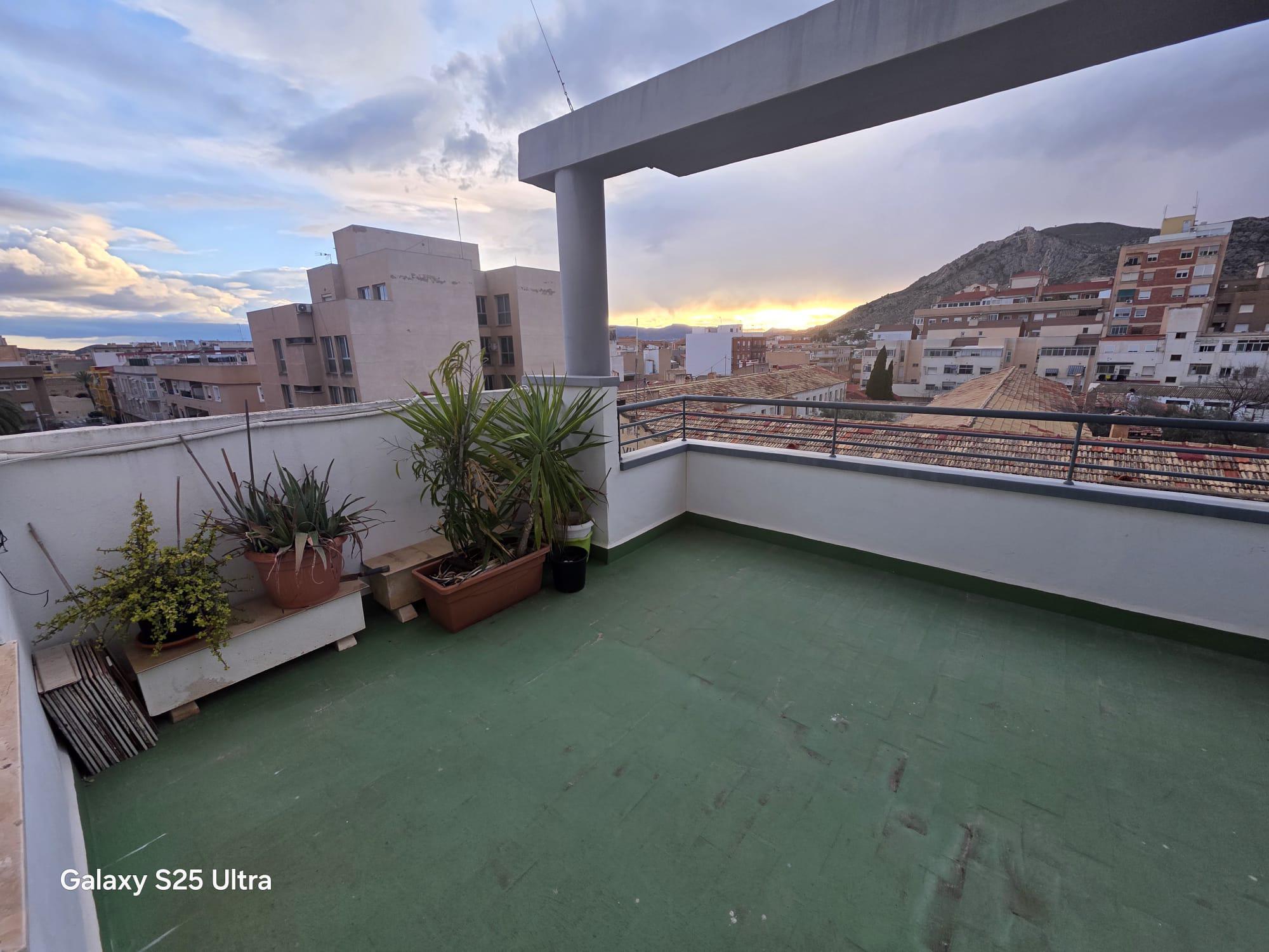 Imagen 13 Oficina Comercial en venta en Elda / Edificio de oficinas de 4 plantas totalmente instalado