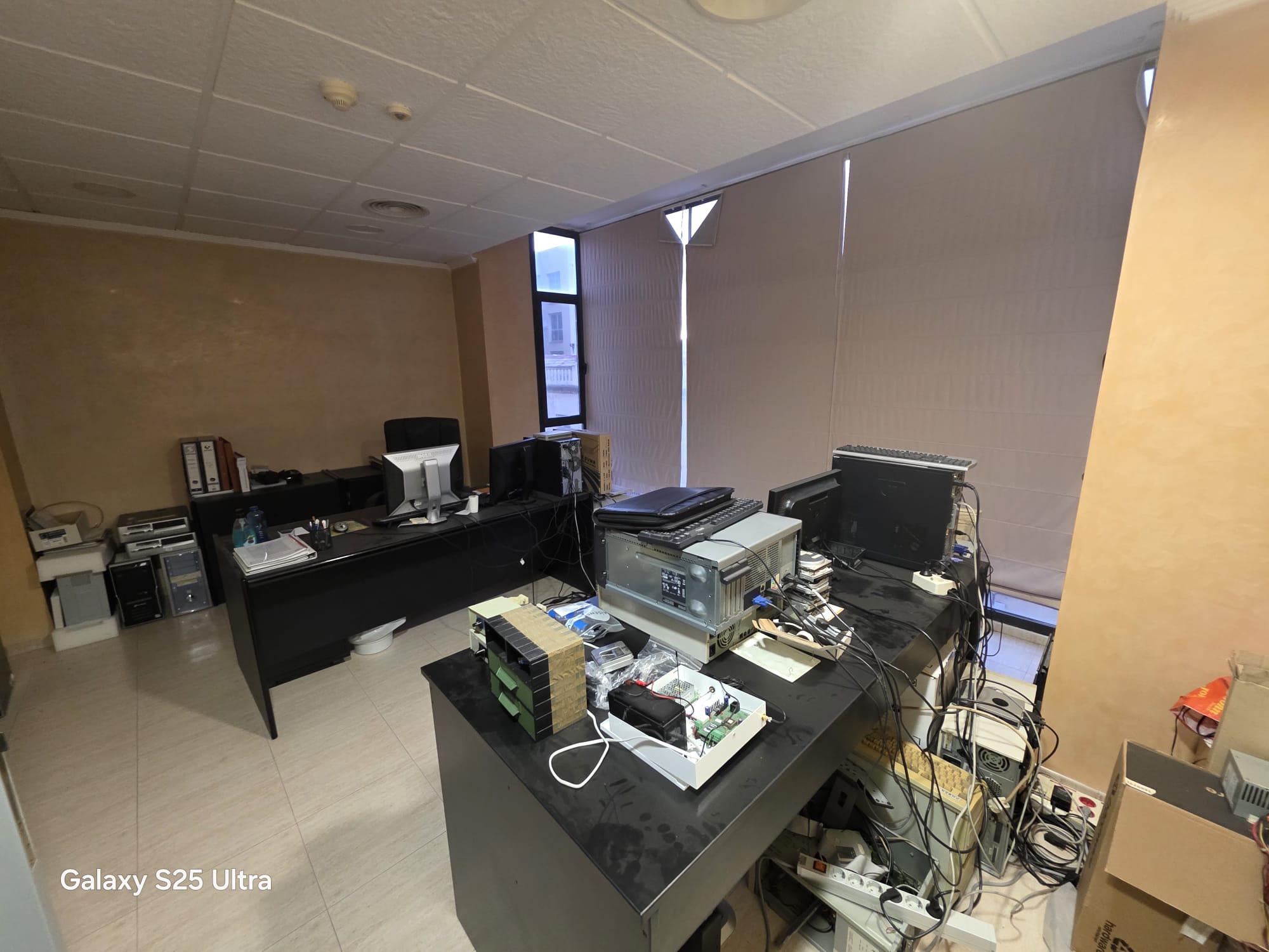 Imagen 3 Oficina Comercial en venta en Elda / Edificio de oficinas de 4 plantas totalmente instalado