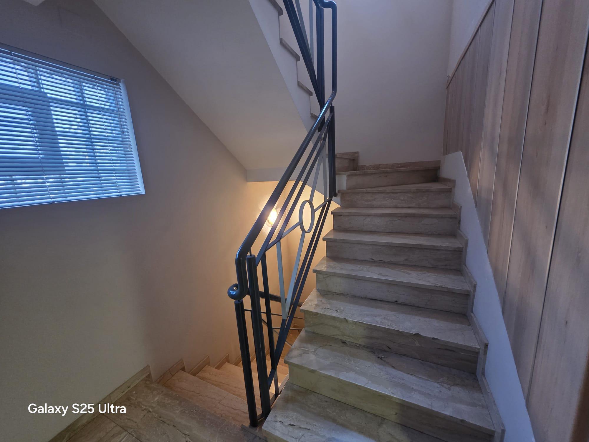 Imagen 10 Oficina Comercial en venta en Elda / Edificio de oficinas de 4 plantas totalmente instalado