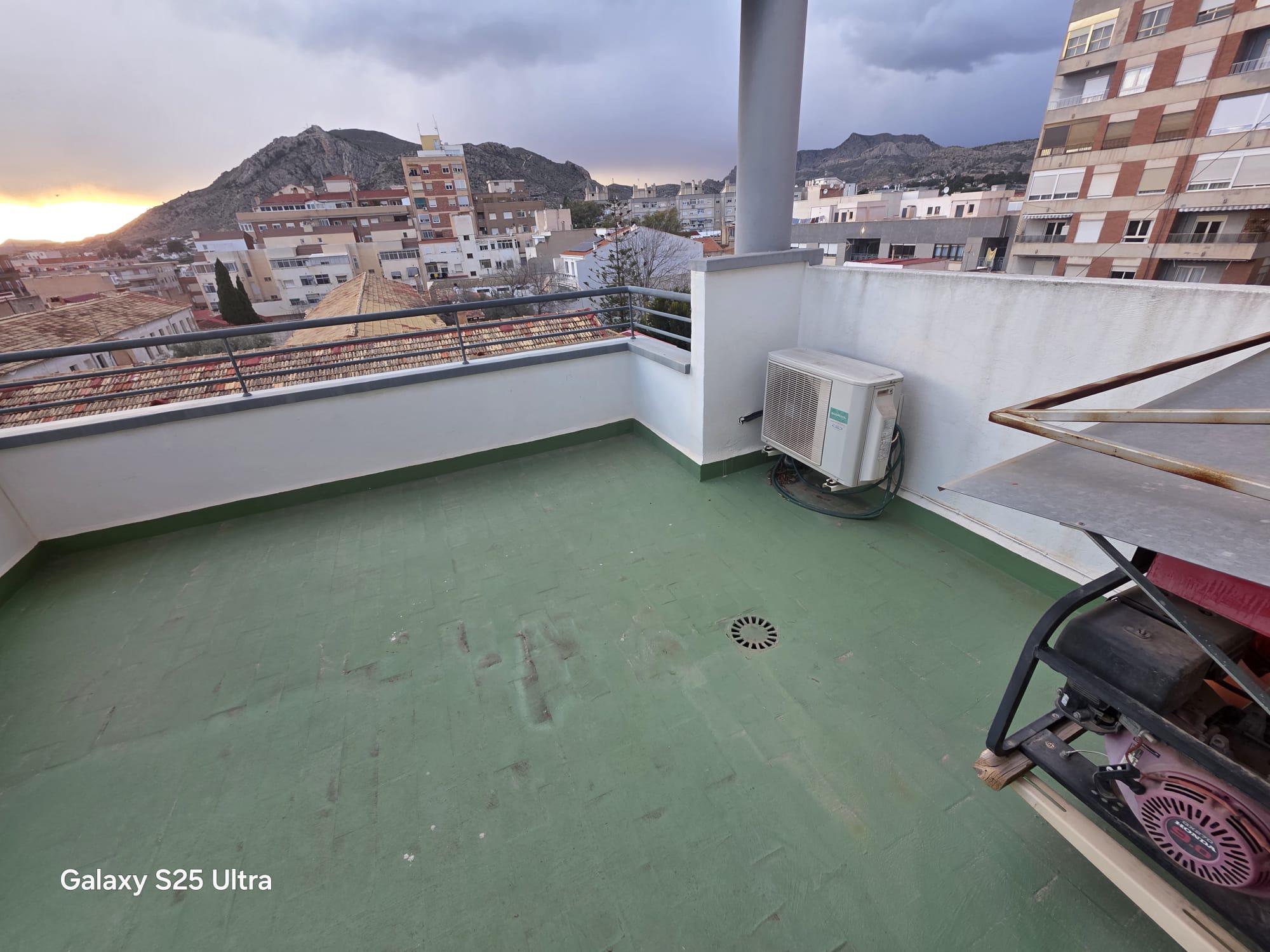 Imagen 15 Oficina Comercial en venta en Elda / Edificio de oficinas de 4 plantas totalmente instalado